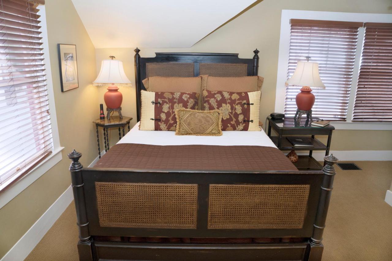 Lara House Bed And Breakfast Бенд Екстериор снимка
